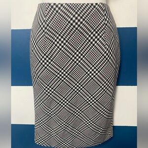 White House Black Market SZ 2 pencil skirt